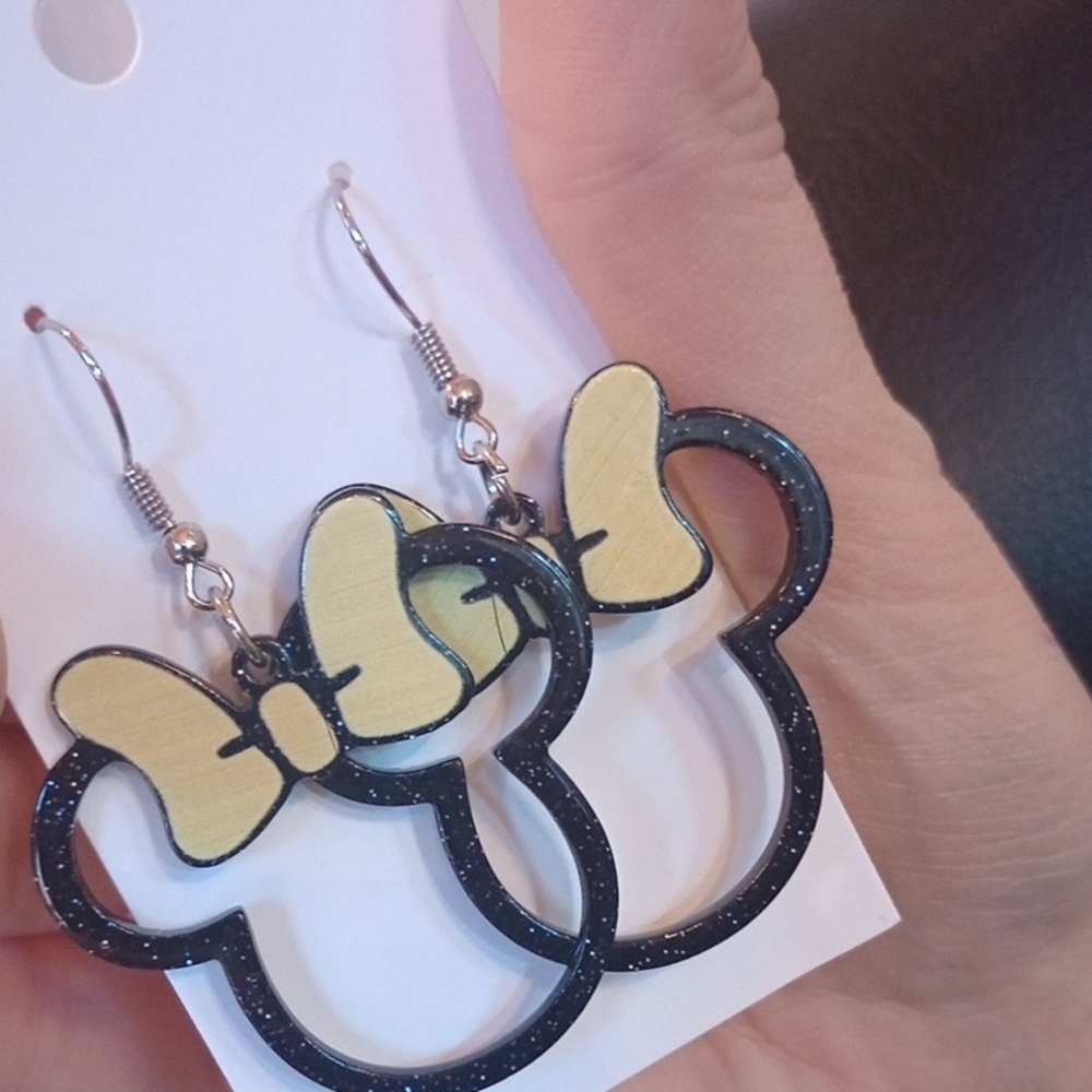 ♥️ Ind $10 Or Bunndle Black and Yellow Minnie Mouse Inspired Earring 💛